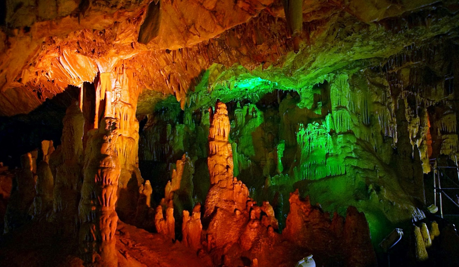 Sfedonis Cave article image